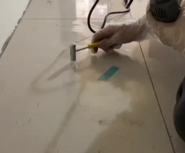 李沧瓷砖开裂维修公司专业分享瓷砖在铺贴前如果没有沥干水分，将会导致以下问题